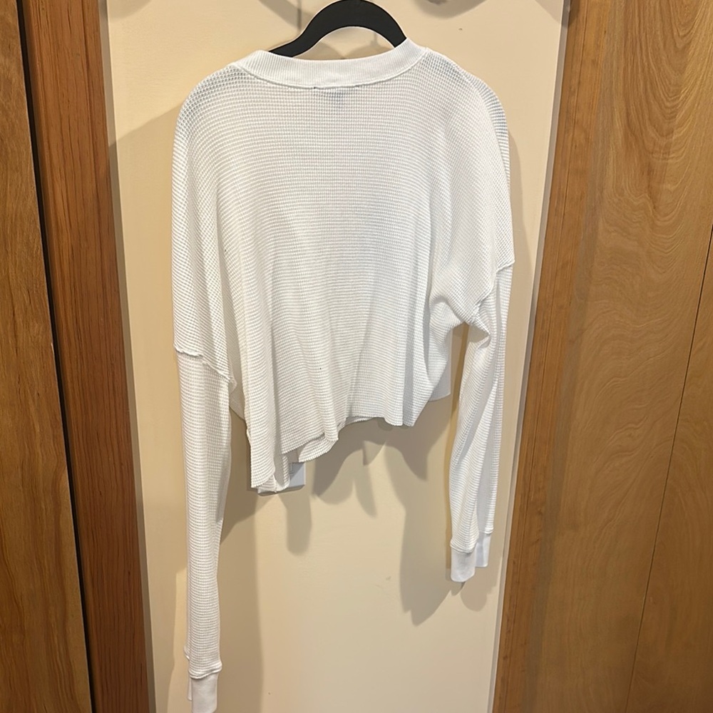 Stylish White Waffle Knit Top - Picture 2 of 4